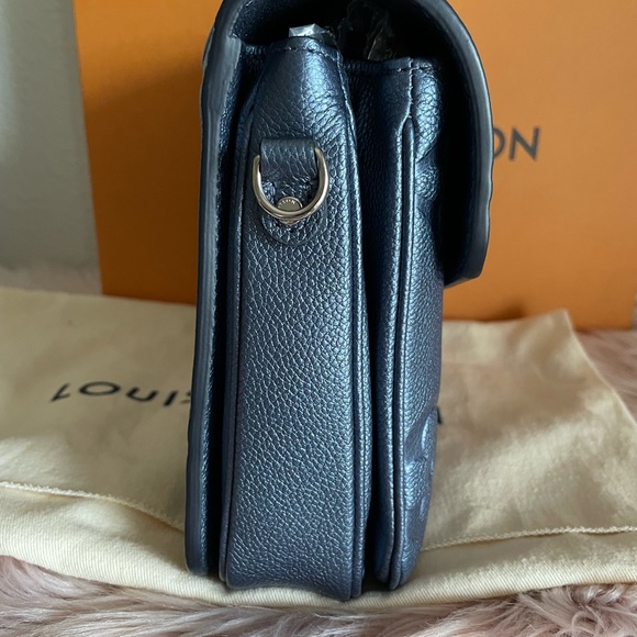 Louis Vuitton Pochette Métis - Picture 2 of 10